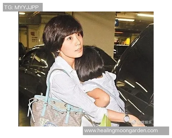 足球明星与母亲的深厚情感:从童年到辉煌成就的温暖陪伴与支持